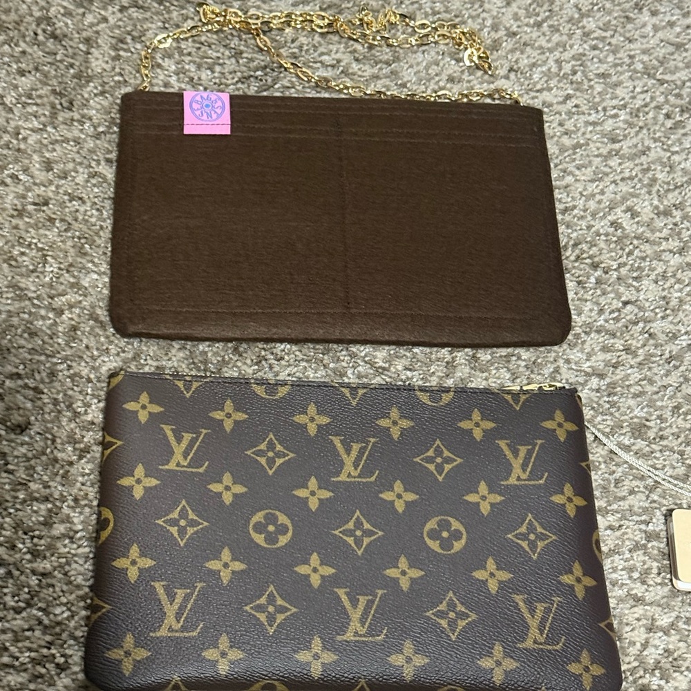 Louis Vuitton Key Pouch M inner bag and chain